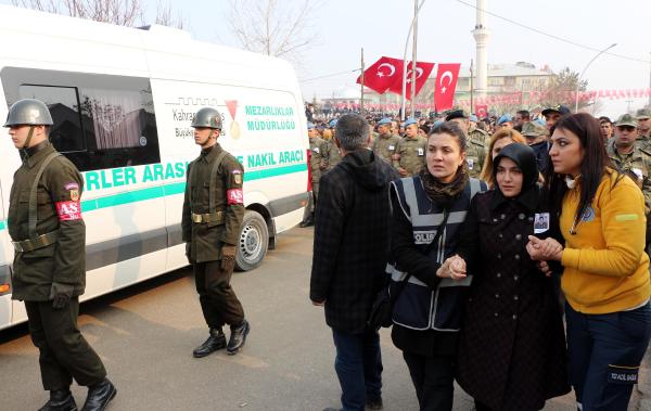 Şehit uzman çavuş Ünal'ı, Kahramanmaraş'ta 5 bin kişi uğurladı