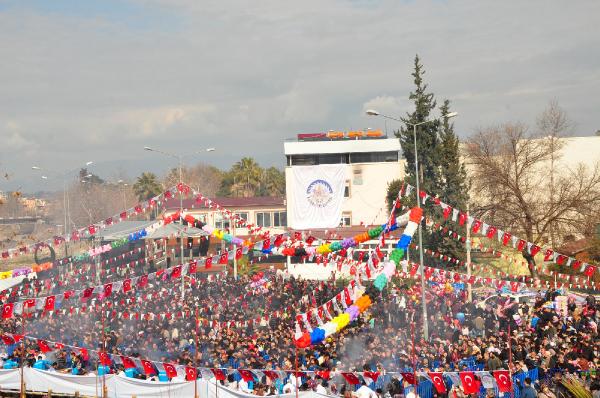 Festivalde 25 bin kişiye sucuk ekmek dağıtıldı