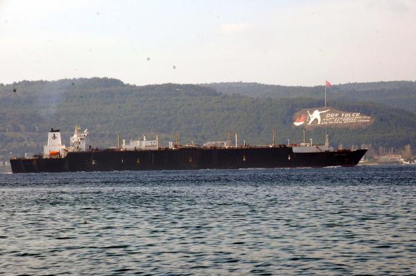 Çanakkale Boğazı'ndan doğalgaz tankeri geçti