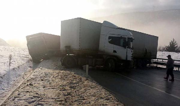 Reşadiye'de zincirleme kaza: 1 ölü, 3 yaralı
