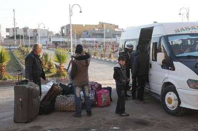 Telafer'den kaçan 500 Türkmen, Akçakale'ye geldi
