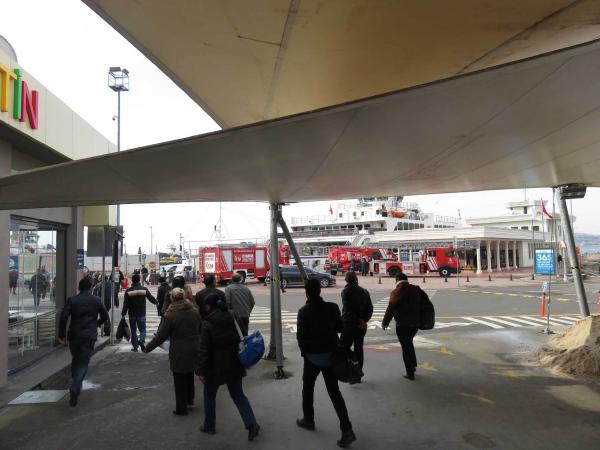 Üsküdar arabalı vapur iskelesinde yangın