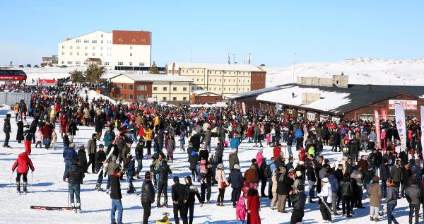 Kayakseverler, Erciyes'e akın etti