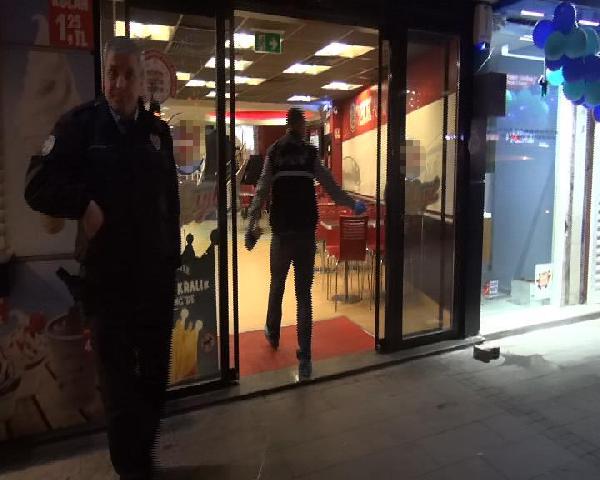 Restorant tuvaletinde altın vuruş