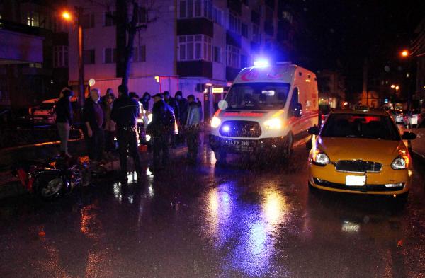 Taksinin çarptığı motosiklet sürücüsü yaralandı