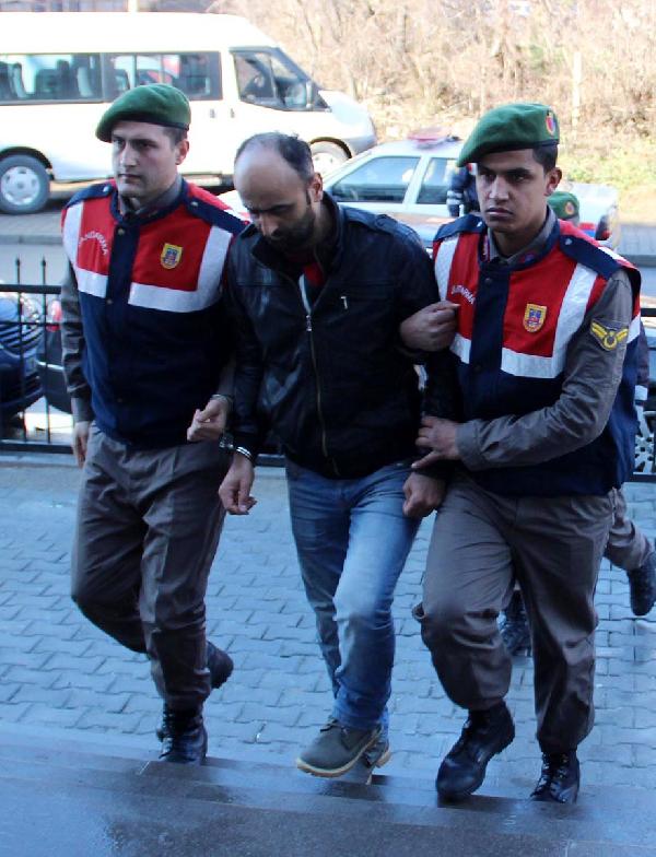 Tarım aracında 1 kilo esrar ele geçirildi