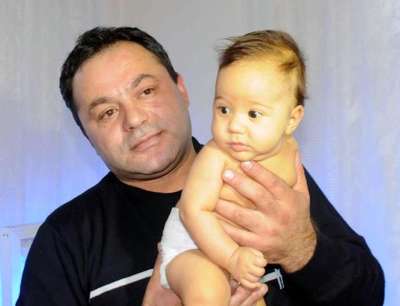 Minik Poyraz, sanayide yaptırılan fototerapi cihazıyla yaşama tutunuyor