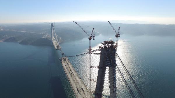 3'üncü Boğaz Köprüsü'nde iki yakanın birleşmesine 247 metre kaldı