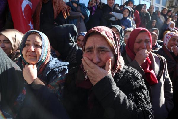 Şehit uzman onbaşı Sercan Bulak'ı 10 bin kişi uğurladı