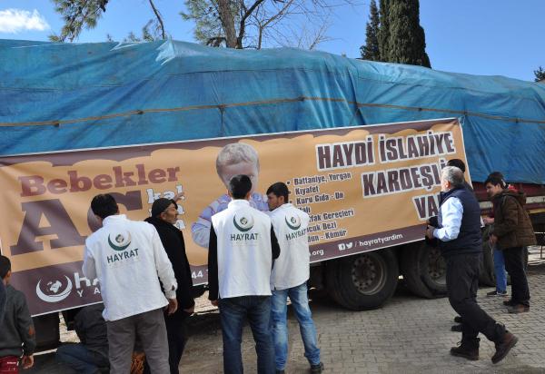 İslahiye'den Türkmenlere 1 TIR yardım