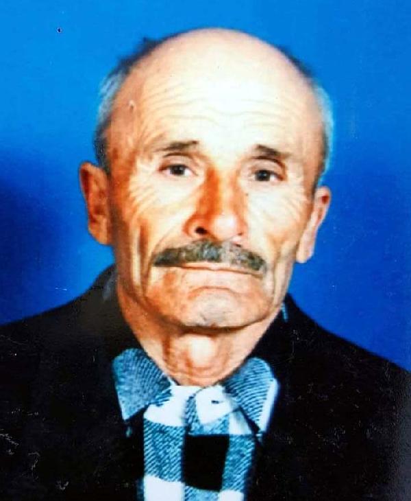 Evinin önünde donarak ölmüş halde bulundu