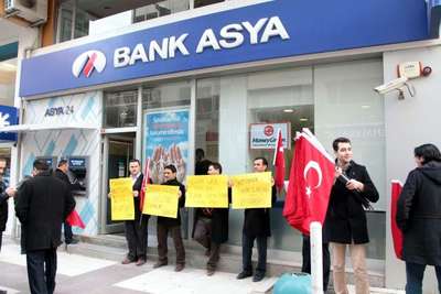 Manisa'da 'Bank Asya' tepkisi