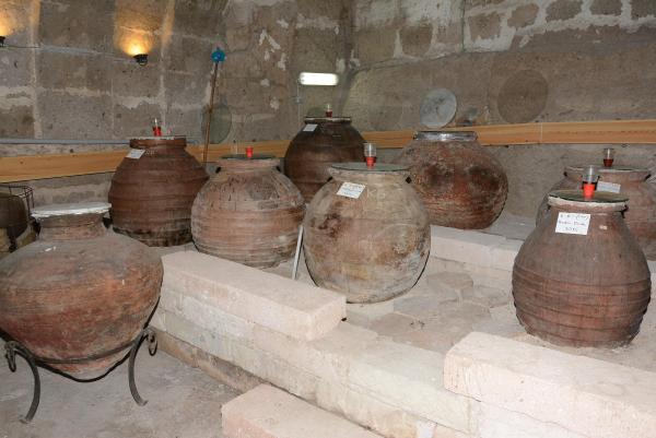 Aksaray'da bin yıllık küplerde üretilen şaraplar, Avrupa'ya ihrac ediliyor