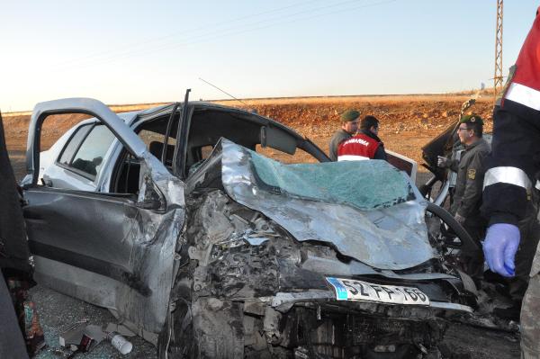 Gaziantep’te otomobiller çarpıştı: 5 ölü, 2 yaralı (2)