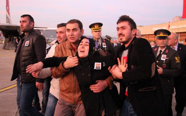 Şehit Uzman Çavuş Göksal Cin'in Zonguldak'taki baba evine ateş düştü (3)