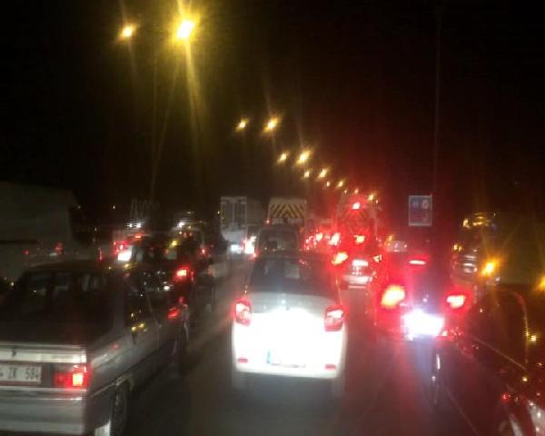 İstanbul'da trafik yoğunluğu yüzde 90'a çıktı...