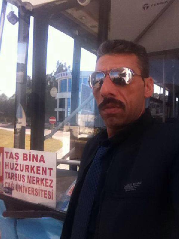 Oğlu ile kavga eden kişiyi öldürdü