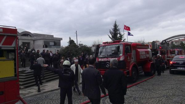 Camide yangın paniği