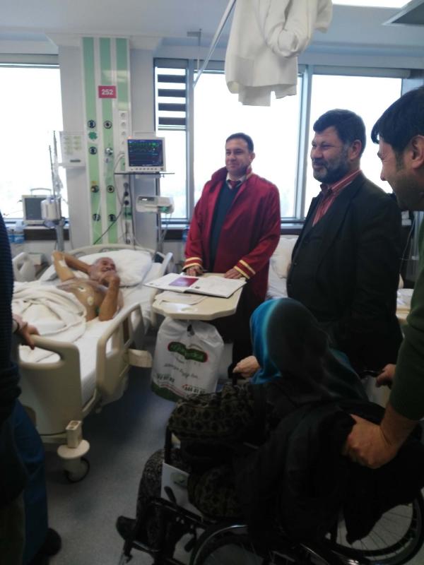 Yaşlı çift 63 yıl sonra hastanede evlendi