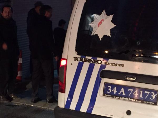 Esenyurt'ta polis ekibine otomatik silahla saldırı: 1 polis yaralı