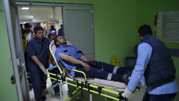 Trafo teknisyenler içindeyken patladı: 2 yaralı