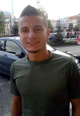 Sırtından 9 bıçak darbesiyle yaralanan genç öldü