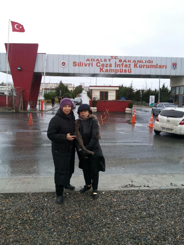 "Umut Nöbeti"ni Güleşen Karıkadıoğlu, Gülçen Üstüntaş tuttu