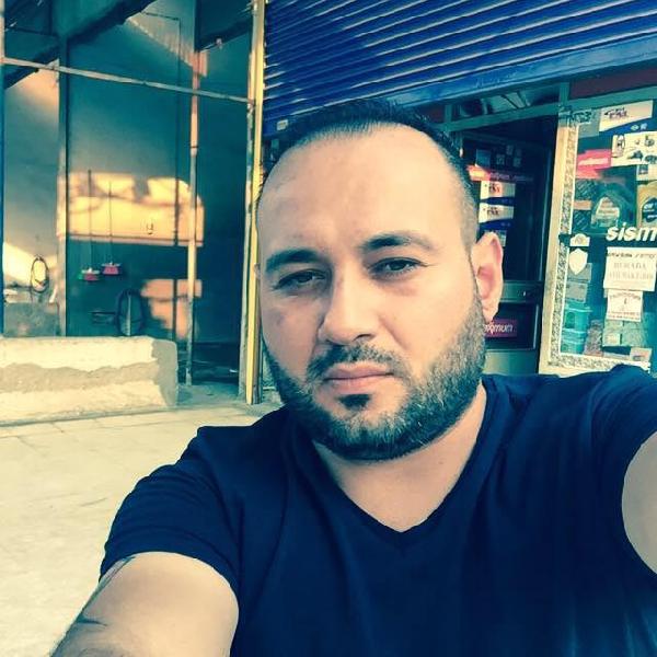Otomobilin önünü kesip, silahla ateş eden saldırgan yakalandı
