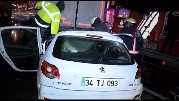 Küçükçekmece'de trafik kazası: 2'si ağır 3 yaralı
