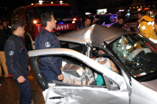 Antalya'da aynı noktada 2 kaza: 7 yaralı