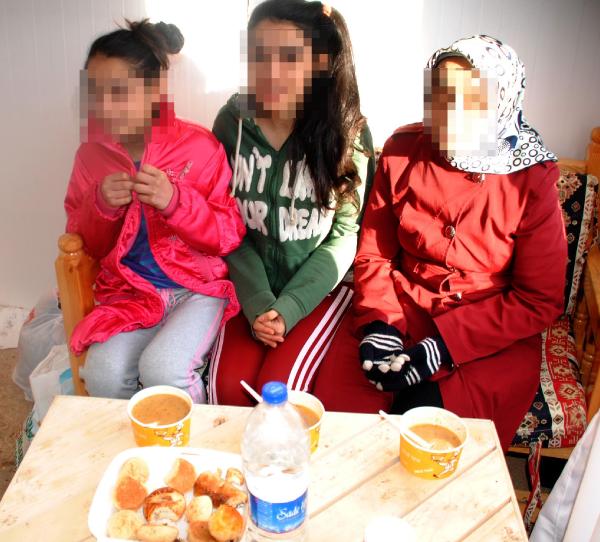 Diyarbakır Sur'da anne ve 2 kızı, çatışmalı bölgeden çıkarıldı