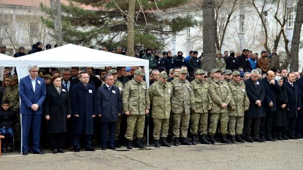 Sur'da şehit olan 2 asker memleketlerine uğurlandı