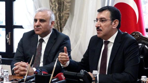 Gümrük ve Ticret Bakanı Tüfenkçi: Suriye sınırında göçe karşı önlemler alındı