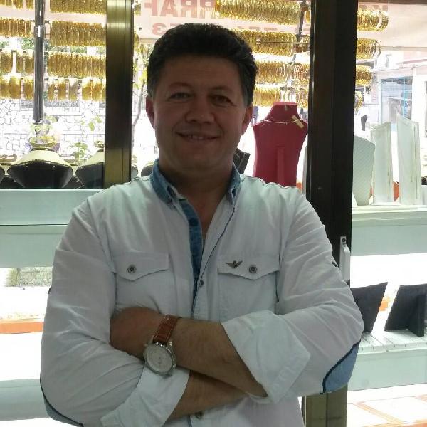Kar maskeli hırsızlar kuyumcudan 1.5 kilo altın çaldı