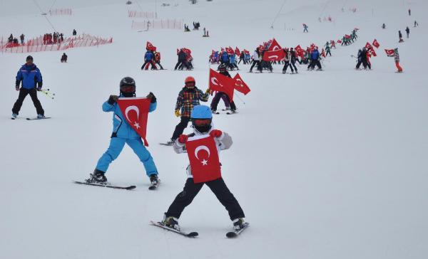 Milli Savunma Bakanı Yılmaz, kayak merkezi açılışına katıldı
