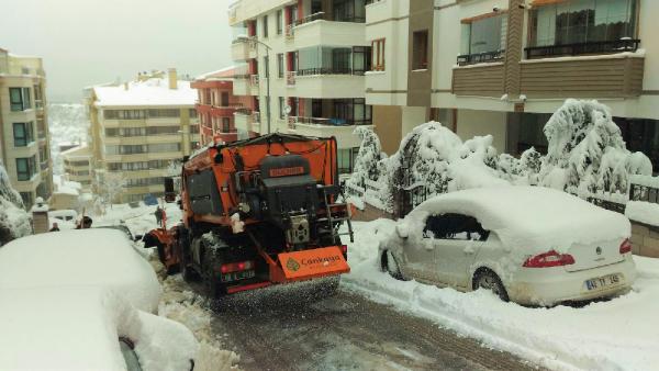 Ankara'da kar yağışı etkili oluyor (2)