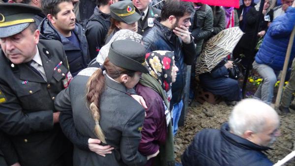 Şehit Astsubay Ünal Biçakcı'yı son yolculuğuna 5 bin kişi uğurladı