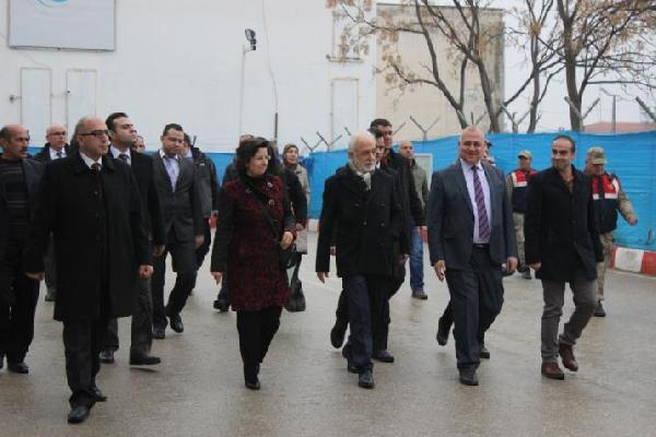 Kamu deneçileri İslahiye'de Suriyelileri ziyaret etti