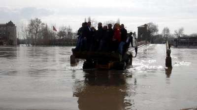 Edirne’de taşkının üçüncü günü; nehirlerde debi düşüyor (3)