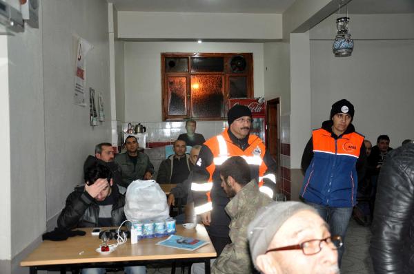 Doğa yürüyüşünde kaybolan 17 genç bulundu (2)