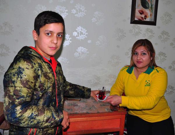 Tatili çay ocağında geçti