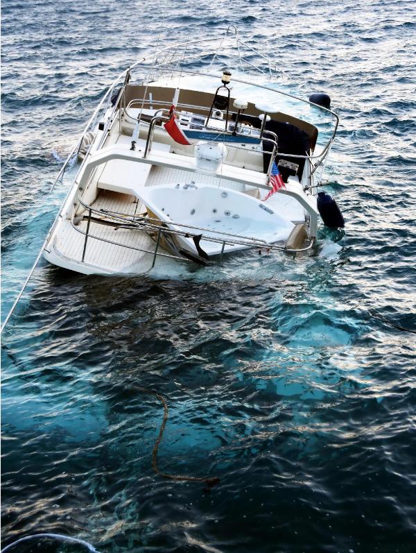 Kuvvetli fırtına Bodrum'u vurdu