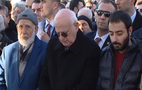 Eski bakanlardan Fehim Adak, Ankara'da toprağa verildi