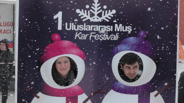 Muş'ta kar festivalinde doyasıya eğlence