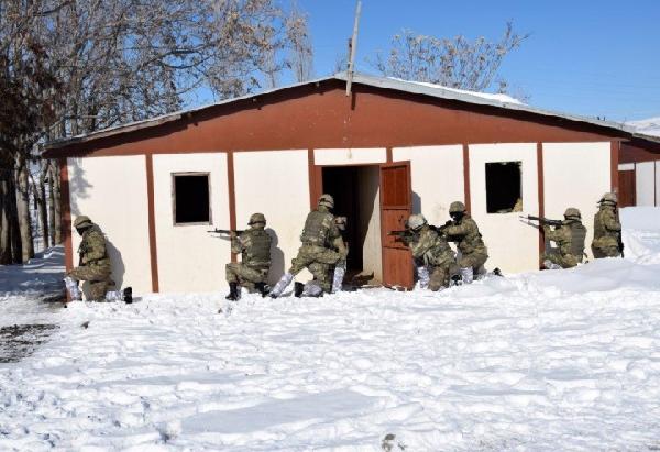 Asker ve polis ortaklaşa Meskun Mahallerde Teröristle Mücadele Eğitimi faaliyeti gerçekleştirdi