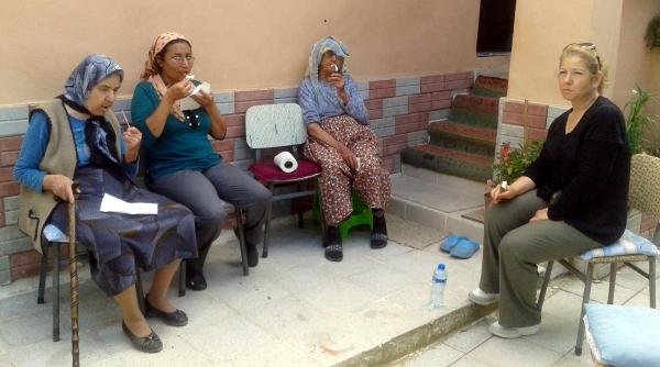 Bakıcı kadının vasiyetini yerine getirip, çocuklarını görecek