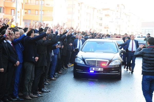 Devlet Bahçeli, ameliyatın ardından ilk kez genel merkezde