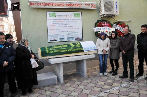 Emekli emniyet müdürü toprağa verildi