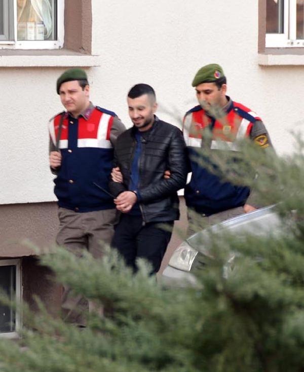 Lapseki'de 35 mülteci yakalandı