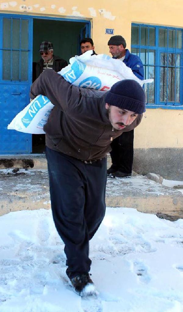 Tomarza'dan, Bayırbucak'a yardım eli uzandı
